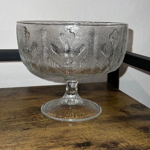Vintage 1975 - FTD Glass Pedestal Compote Candy Dish - Oak Leaf Pattern